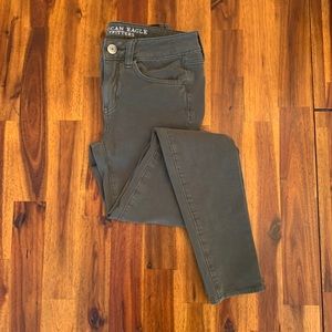 American Eagle army green jegging—size 2